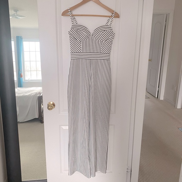 FASHION NOVA JUMPSUIT NWOT - Picture 5 of 10
